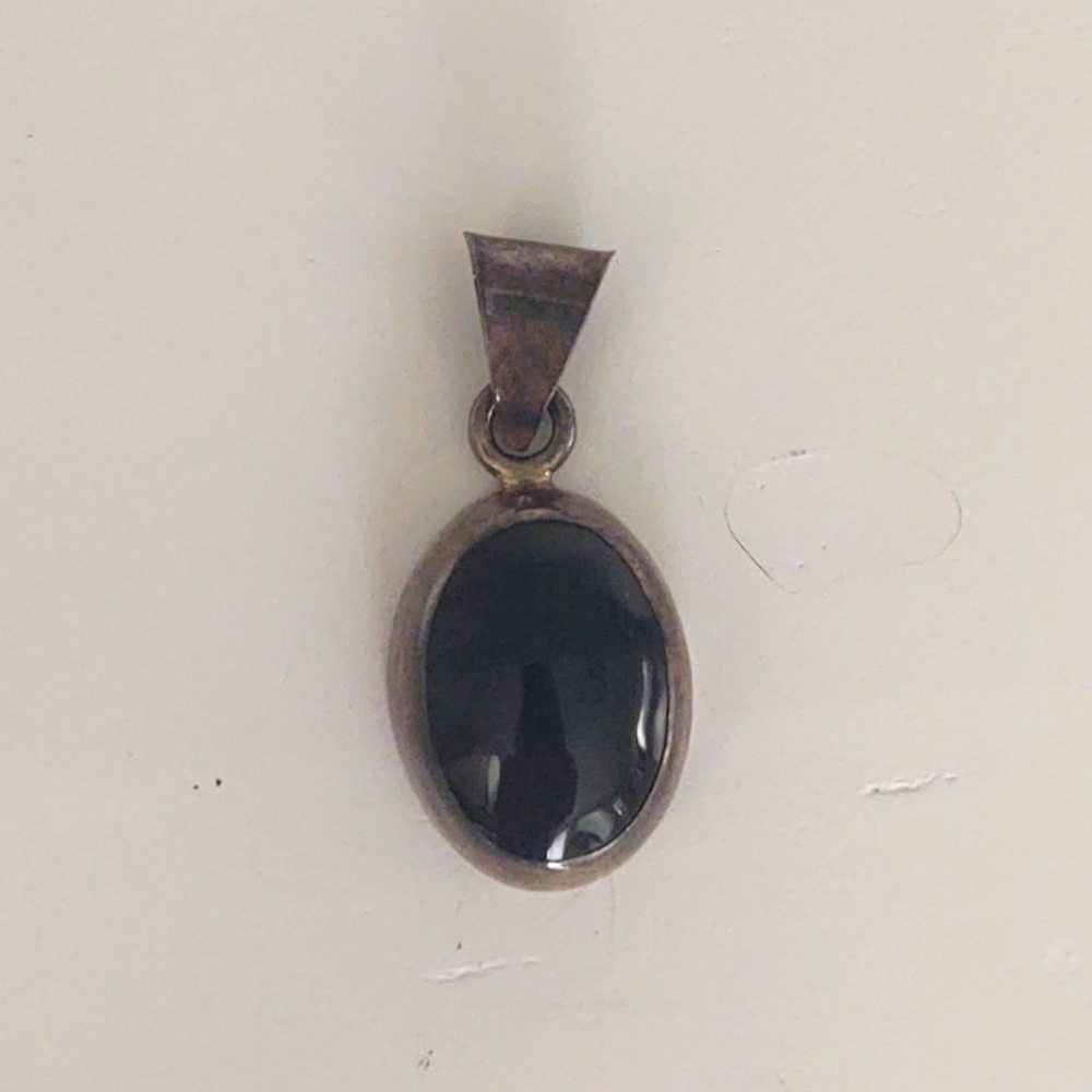 Nice Genuine Silver Black Onyx 2 Inch Pendent,No Chain.